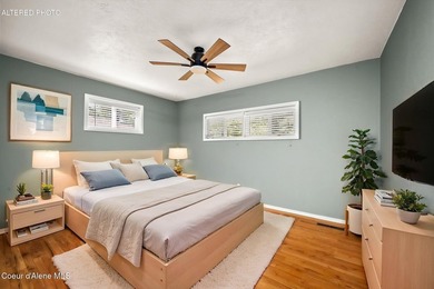 Looking for the perfect location? This 4-bed, 2-bath puts you - photo 27