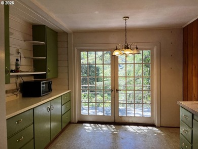 Rare opportunity to own a charming vintage lakefront home on - photo 30