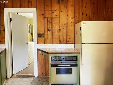 Rare opportunity to own a charming vintage lakefront home on - photo 33