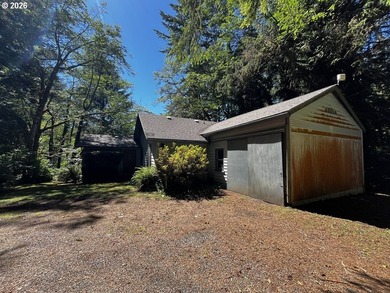 Rare opportunity to own a charming vintage lakefront home on - photo 47