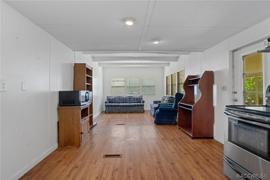 Charming 2-bedroom, 1-bath single-wide situated on a spacious 0 - photo 13