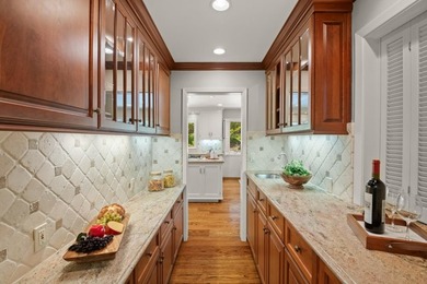 This lovely 3,266 square foot, 5 bedroom, 3.5 bathroom home - photo 15