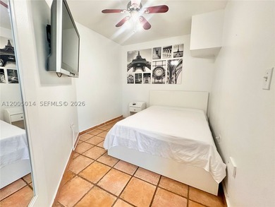Modern 1 bed + den, 1.5 bath residence in a beachfront building - photo 18