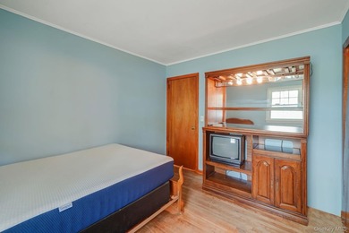 Welcome to 34 Oxbow Rd, Patchogue - a rare opportunity to secure - photo 18