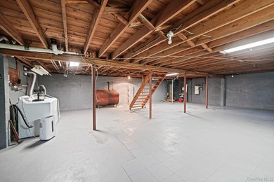 Welcome to 34 Oxbow Rd, Patchogue - a rare opportunity to secure - photo 21