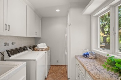 This lovely 3,266 square foot, 5 bedroom, 3.5 bathroom home - photo 23
