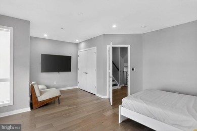 Welcome to 343 N Front Street, Unit B - a stunning 2-bedroom - photo 23
