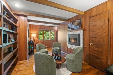 This lovely 3,266 square foot, 5 bedroom, 3.5 bathroom home - photo 24