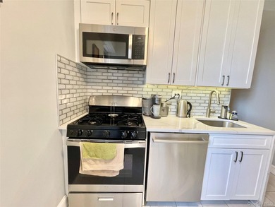 Experience the Luxury of a Top Floor Penthouse for Sale Looking - photo 4