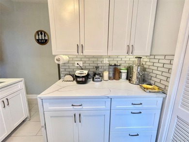 Experience the Luxury of a Top Floor Penthouse for Sale Looking - photo 8