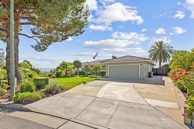 Welcome to this beautifully updated 4-bedroom, 2-bathroom - photo 4
