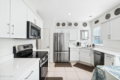 ***Brand new LVP Throughout*** Beautifully maintained Wren Villa - photo 36