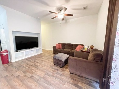 Welcome home to this end unit townhome with over 1,400 sq ft in - photo 5