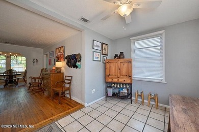 Welcome home to this charming 3-bedroom, 2-bathroom home for - photo 3