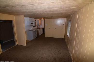 An extremely rare opportunity to have a mobile home on a canal - photo 12