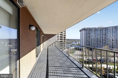 Perched on the 7th floor, this corner residence features three - photo 15