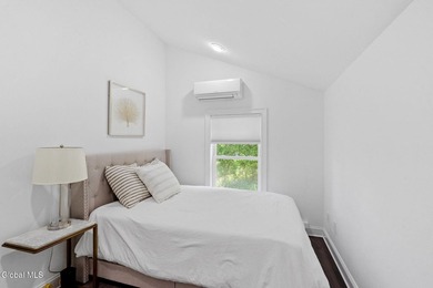 Perfectly positioned just across from the shores of Saratoga - photo 22