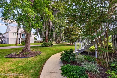 Welcome to this beautiful Biloxi home located in a well-kept - photo 5