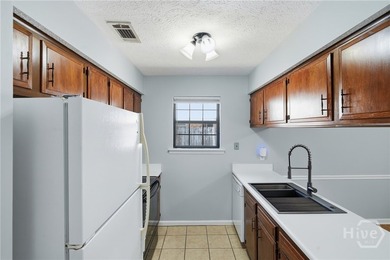 Located on the southside of Savannah and conveniently close to - photo 10