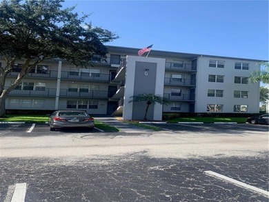Beautiful corner unit featuring 2 bedrooms and 2 bathrooms with - photo 1