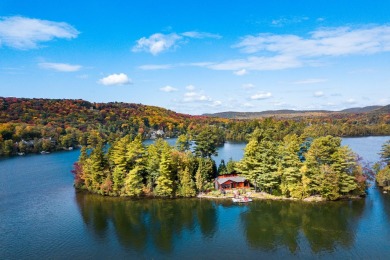 Lake Home For Sale in Saint-Hippolyte,