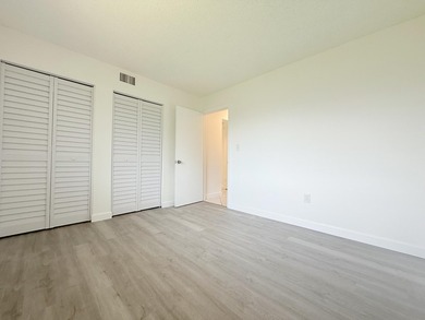 Beautifully renovated 2-bedroom, 1-bath second-floor condo - photo 11