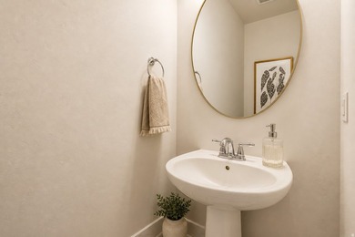 Welcome home to this stunning 3 bedroom, 2.5 bathroom move-in - photo 14