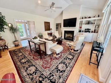 Beautifully designed for one level living and both pristine and - photo 9