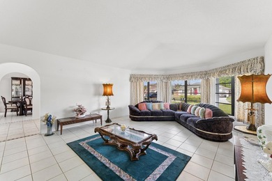 Welcome to this beautifully maintained 3-bedroom, 2-bathroom - photo 12