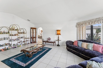 Welcome to this beautifully maintained 3-bedroom, 2-bathroom - photo 13