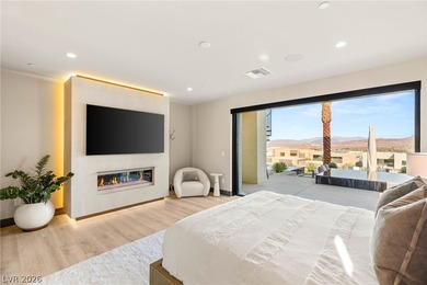 Experience elevated desert contemporary living in this - photo 21