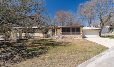 (private lake, pond, creek) Home For Sale in Ingram Texas