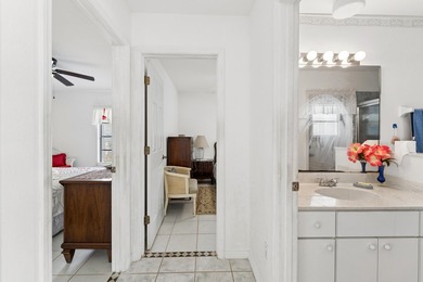 Welcome to this beautifully maintained 3-bedroom, 2-bathroom - photo 34