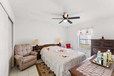Welcome to this beautifully maintained 3-bedroom, 2-bathroom - photo 35
