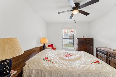 Welcome to this beautifully maintained 3-bedroom, 2-bathroom - photo 36