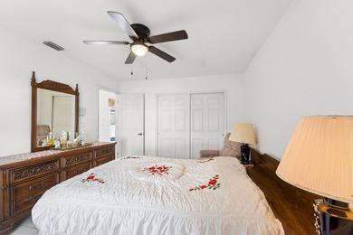 Welcome to this beautifully maintained 3-bedroom, 2-bathroom - photo 37