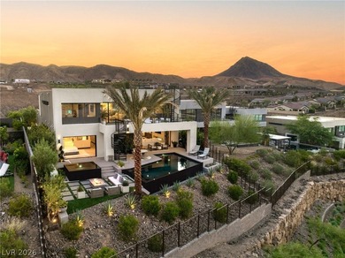 Experience elevated desert contemporary living in this - photo 44