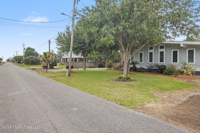 Experience the relaxed Mississippi Gulf Coast lifestyle with - photo 3