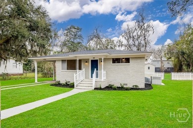 This beautifully renovated 2-bedroom, 1 bath bungalow is full of - photo 3