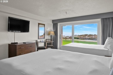 Only Ocean front Condo development in the Florence area! This is - photo 13