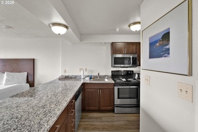 Only Ocean front Condo development in the Florence area! This is - photo 19