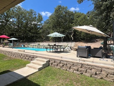Beautiful home located in the Dogwood Ridge subdivision located - photo 8