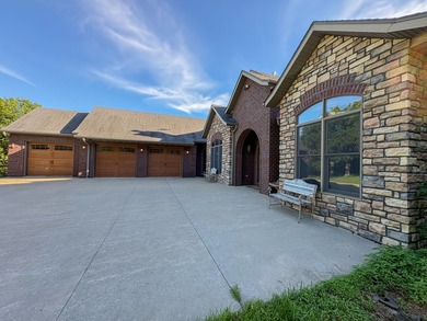 423+/- acre estate in Harrisburg, MO featuring a 27-acre stocked - photo 16