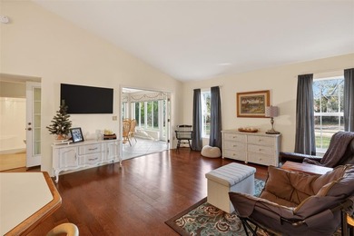 OWNER-OCCUPIED CUSTOM-BUILT 2 BEDROOM, 2 BATH HOME WITH LARGE - photo 19