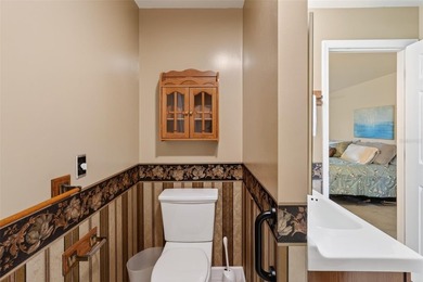 OWNER-OCCUPIED CUSTOM-BUILT 2 BEDROOM, 2 BATH HOME WITH LARGE - photo 20