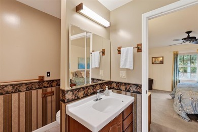 OWNER-OCCUPIED CUSTOM-BUILT 2 BEDROOM, 2 BATH HOME WITH LARGE - photo 22
