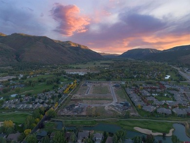 Monique Flora, The Wells Group of Durango, LLC, C: , monique,  :