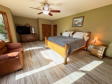 423+/- acre estate in Harrisburg, MO featuring a 27-acre stocked - photo 33