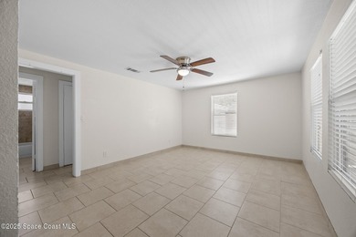 Vintage Charm Meets Modern Living!
This classic cottage has - photo 5