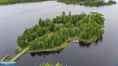 Rare opportunity to own a one of a kind lakefront retreat on a - photo 4